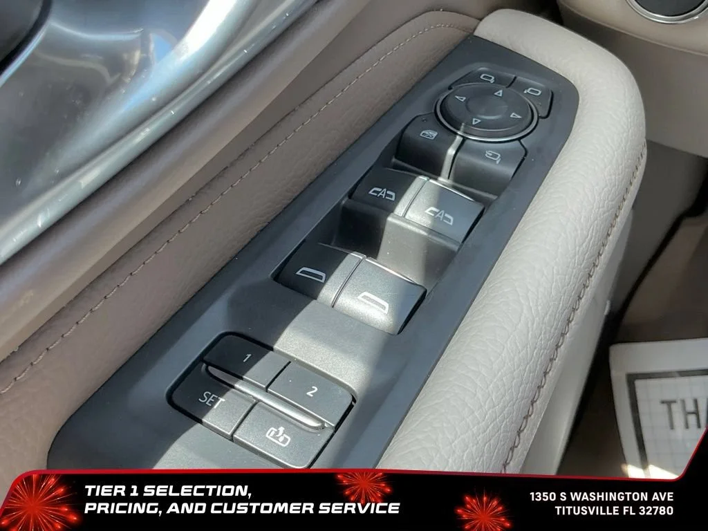 Used 2024 White Frost Tricoat GMC Denali image 42
