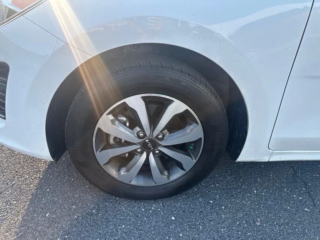 Used 2023 Clear White Kia S image 9