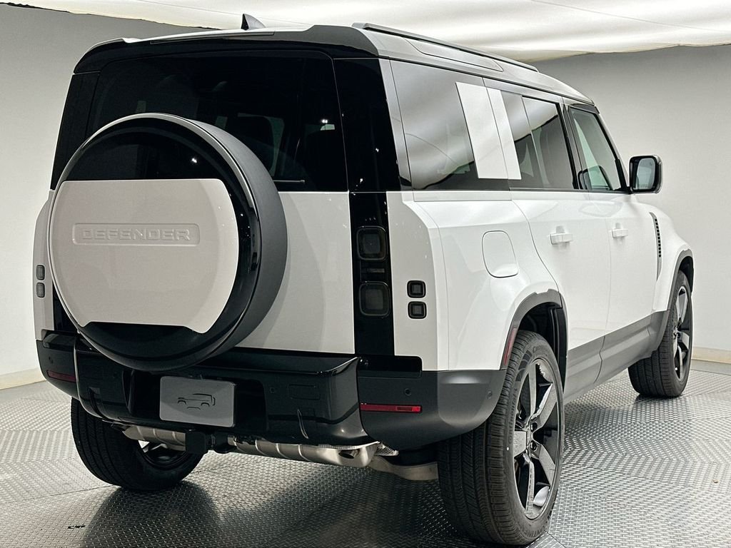 New 2026 Fuji White Land Rover S image 3