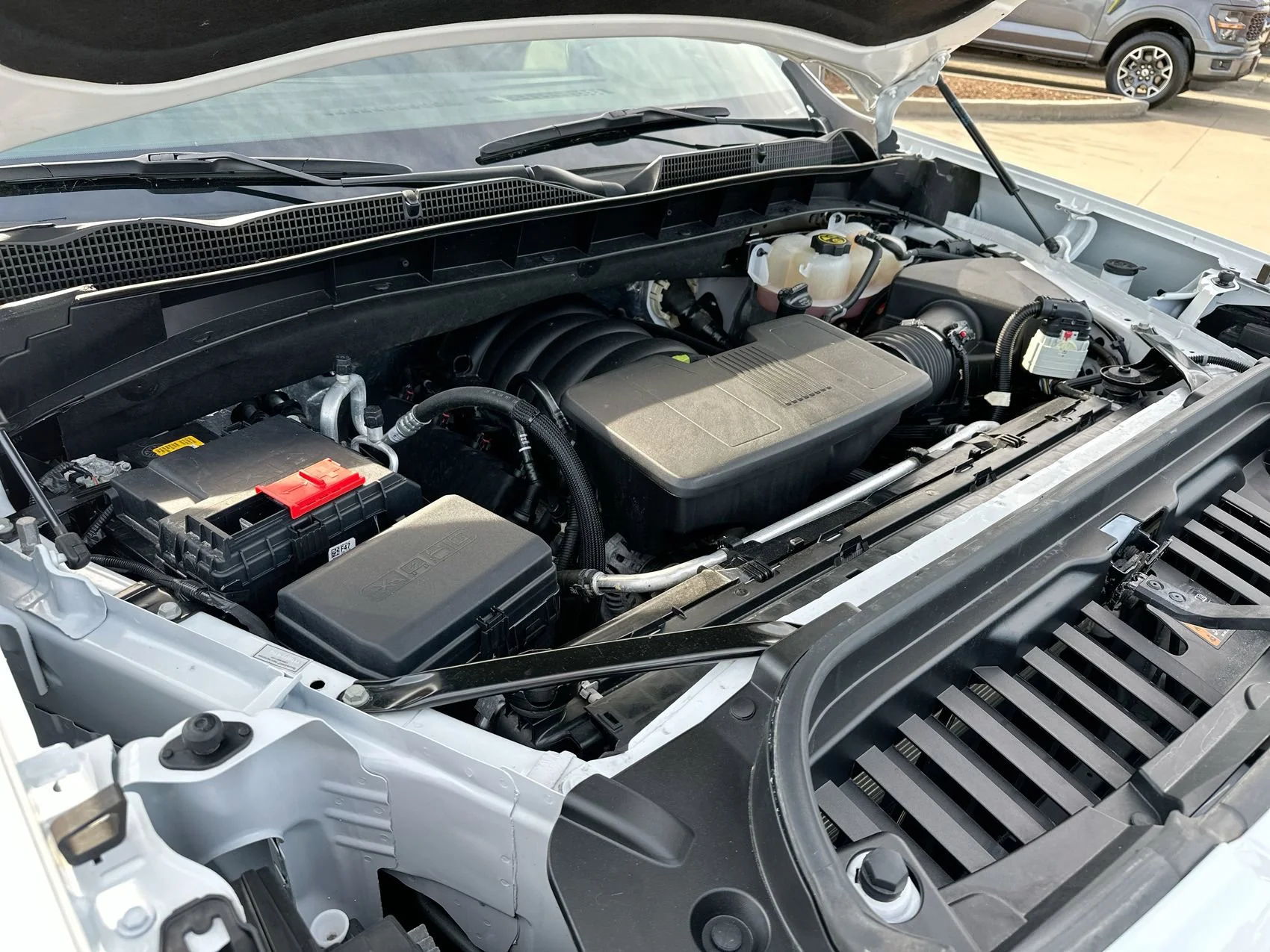 Used 2024 Summit White GMC Elevation image 26