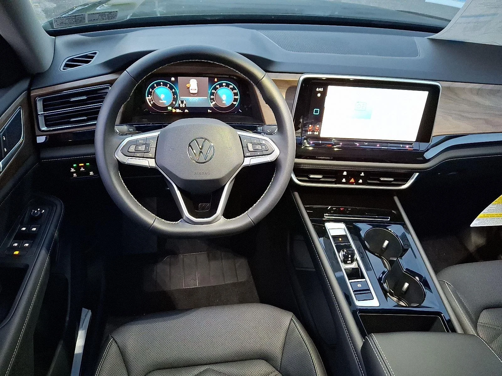 2026 Volkswagen Atlas SE w/Tech - Photo 10