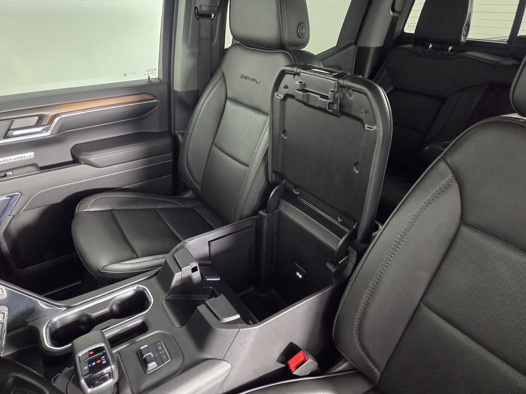 Used 2024 Onyx Black GMC Denali image 22
