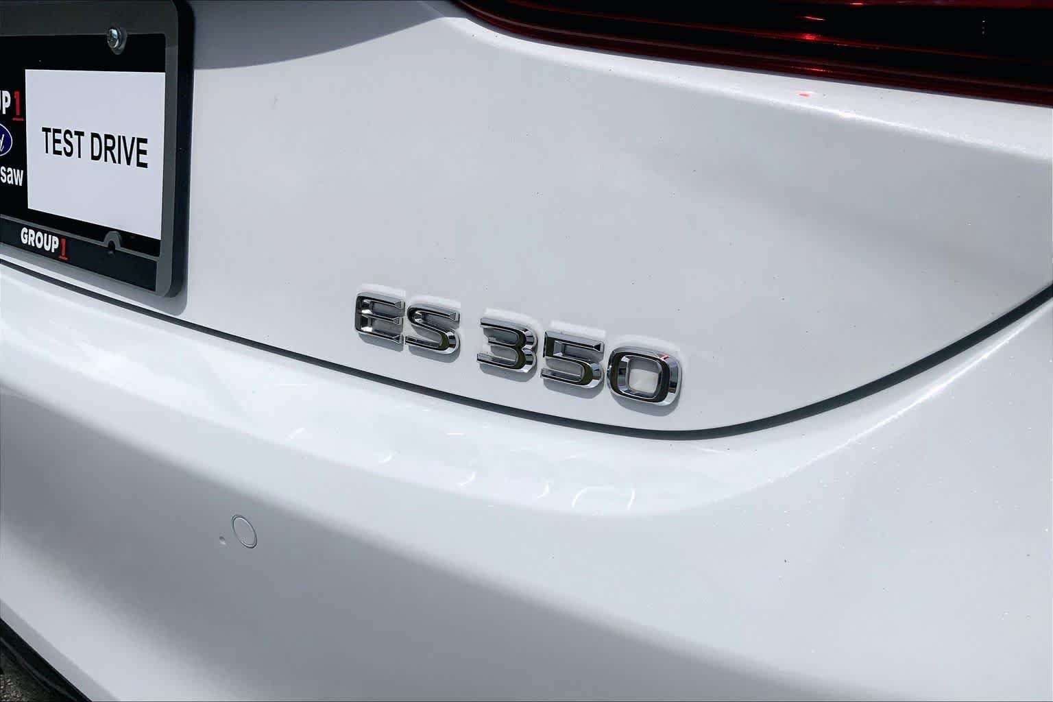 Used 2023 Ultra White Lexus F SPORT Handling image 31