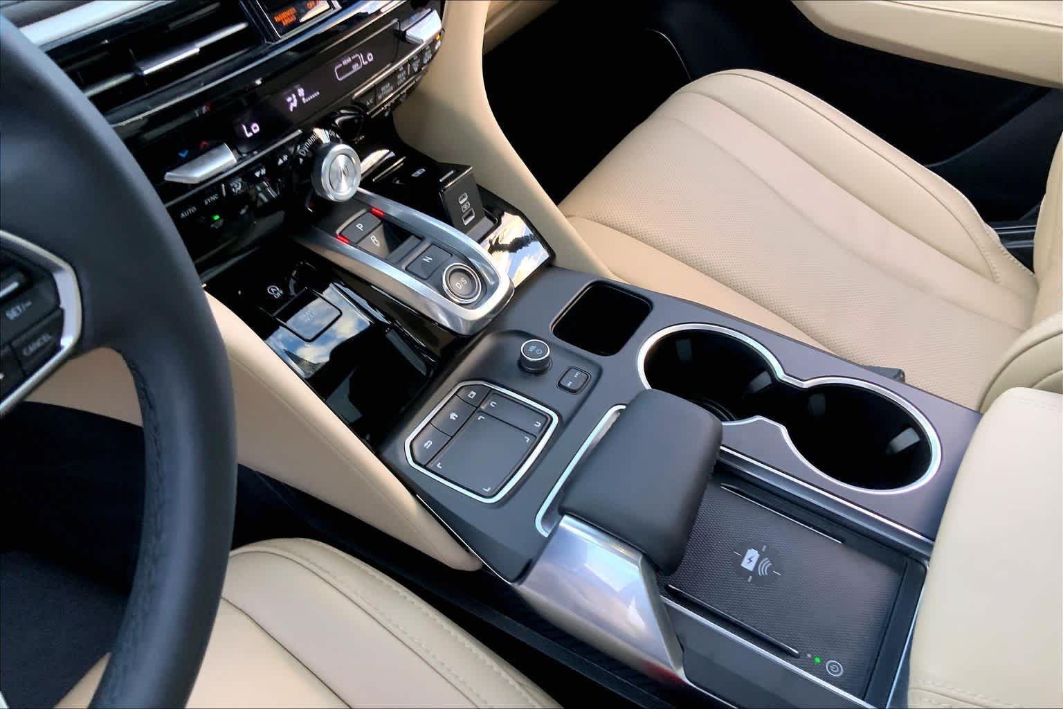 Used 2024 Platinum White Pearl Acura w/Technology Package image 17