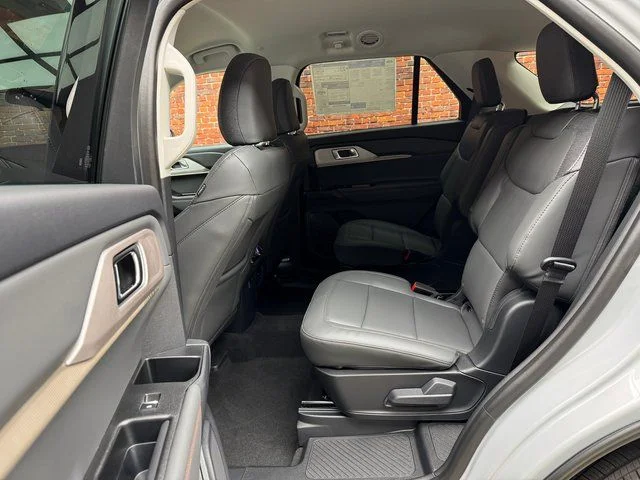New 2026 Space White Metallic Ford Active image 23
