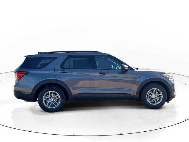 New 2027 Gray Metallic Ford Active image 4