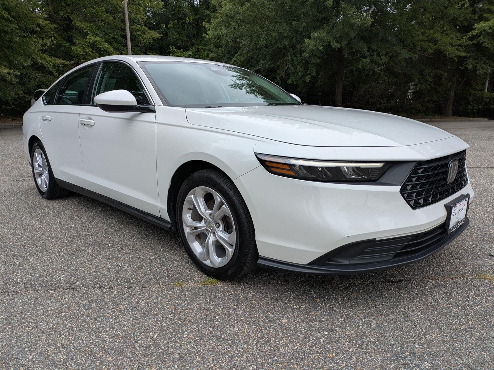 Used 2023 Platinum White Pearl Honda LX image 2