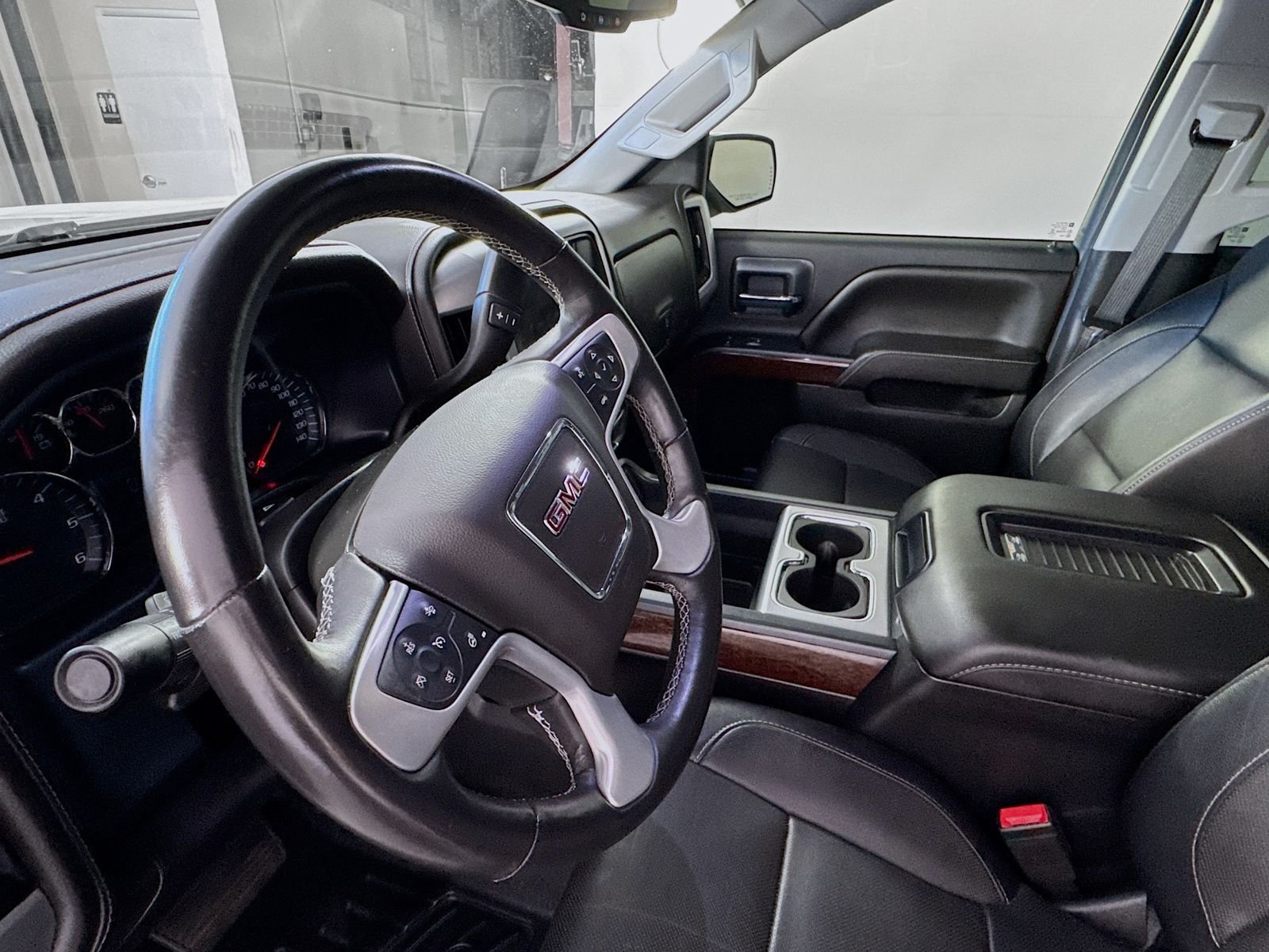 Used 2018 White GMC SLT image 8