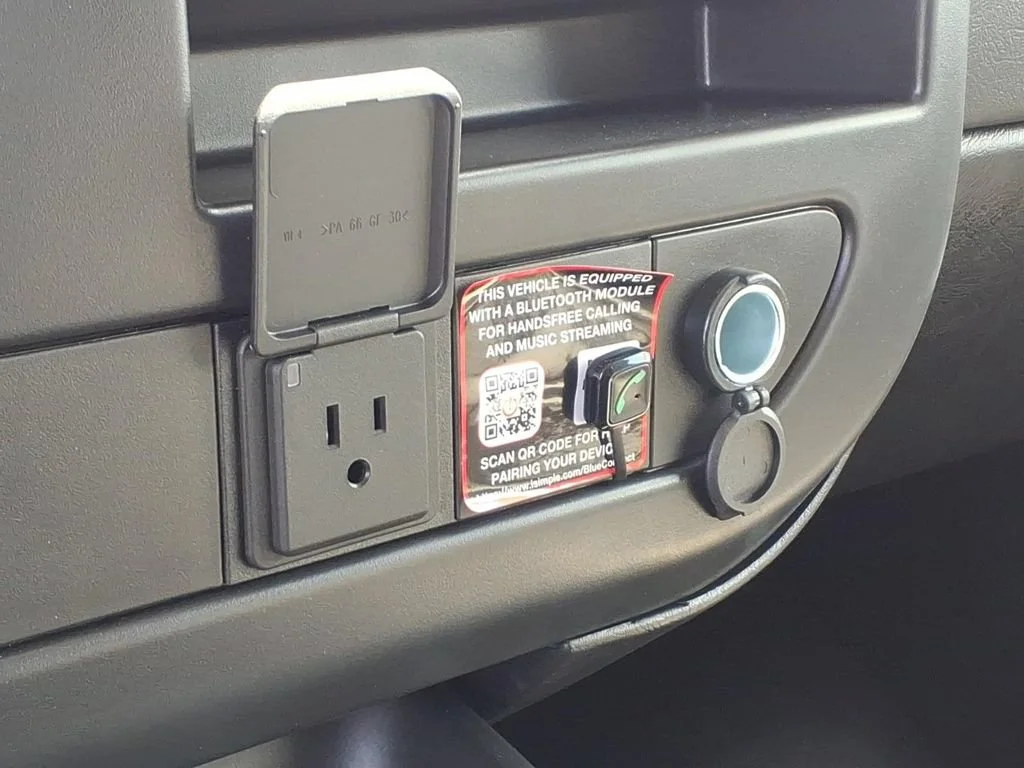 2026 Chevrolet Express Cargo Work Van - Photo 7