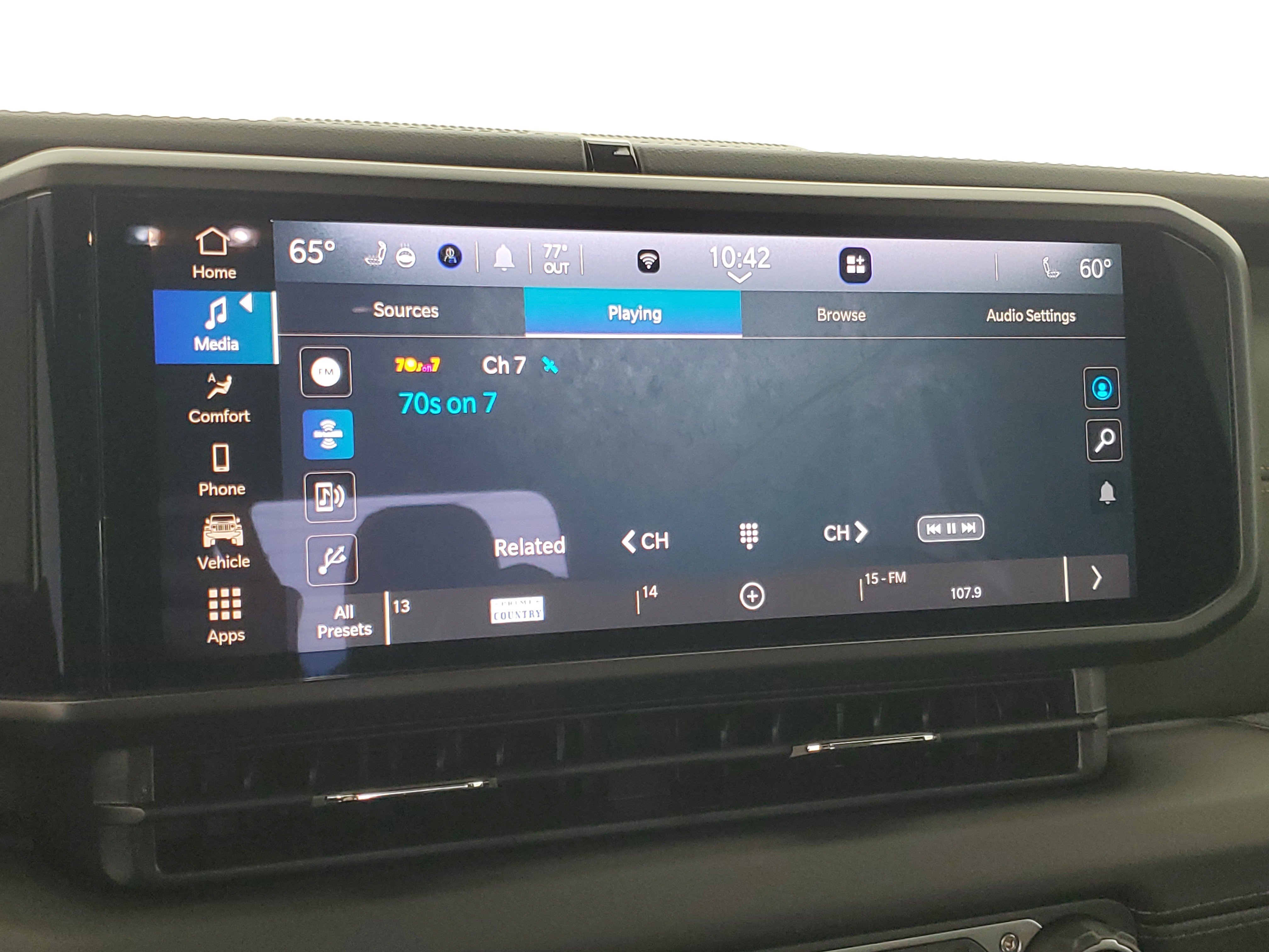 Used 2025 Granite Crystal Metallic Clearcoat Jeep Mojave image 25