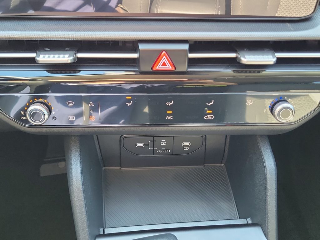 New 2026 Gray Kia LX image 31