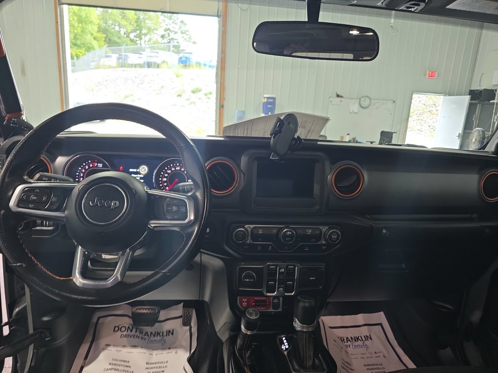 Used 2021 Gray Jeep Mojave image 15