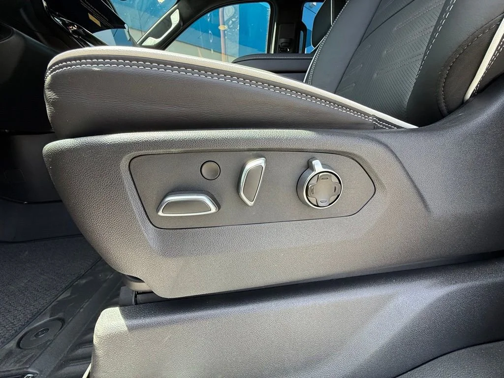 New 2026 Sterling Metallic GMC AT4X image 34