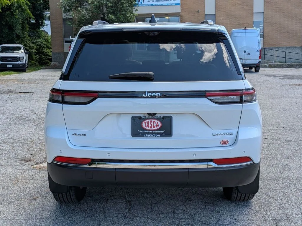 Used 2023 White Jeep Limited image 4