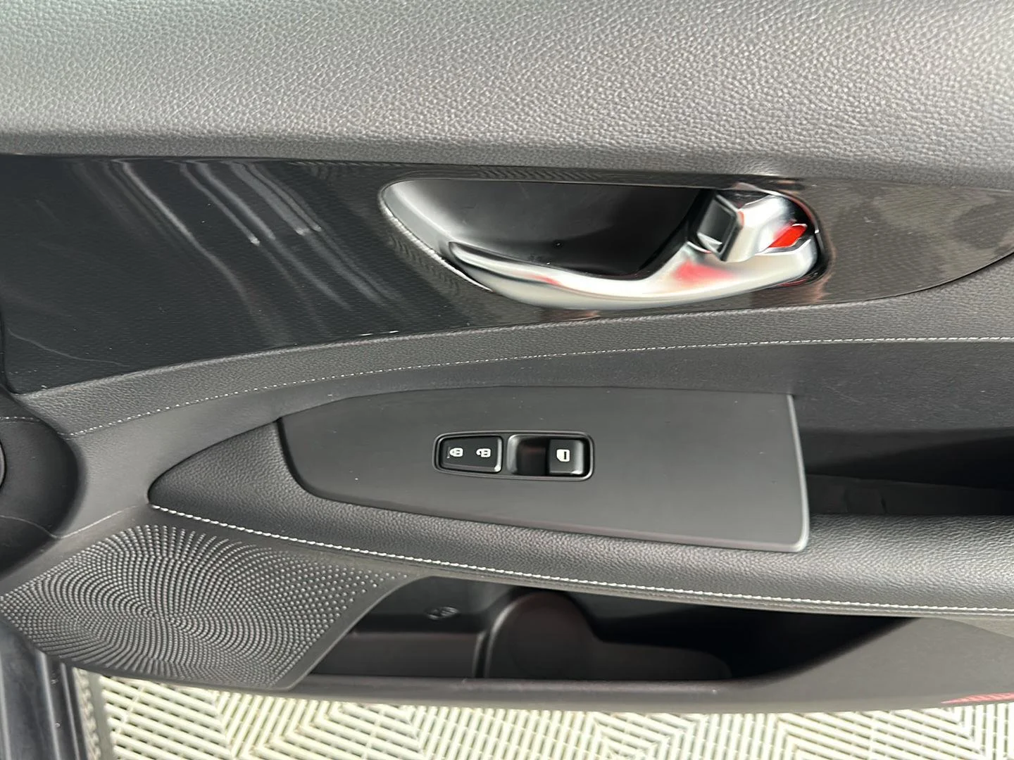 Used 2023 Gravity Gray Kia GT-Line image 19