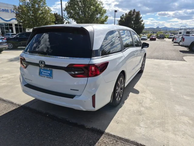 New 2027 Platinum White Pearl Honda Touring image 9