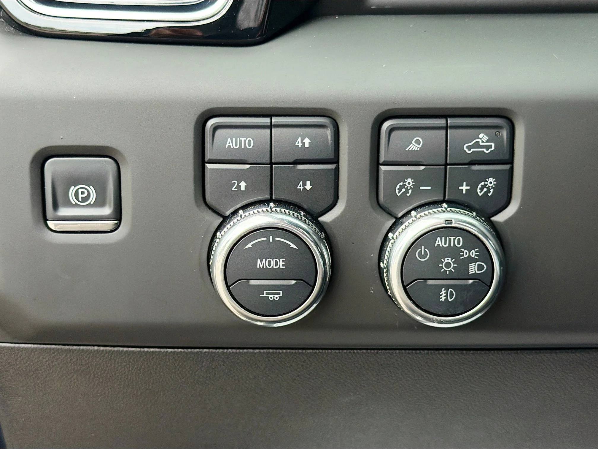 Used 2025 Titanium Rush Metallic GMC Denali image 32