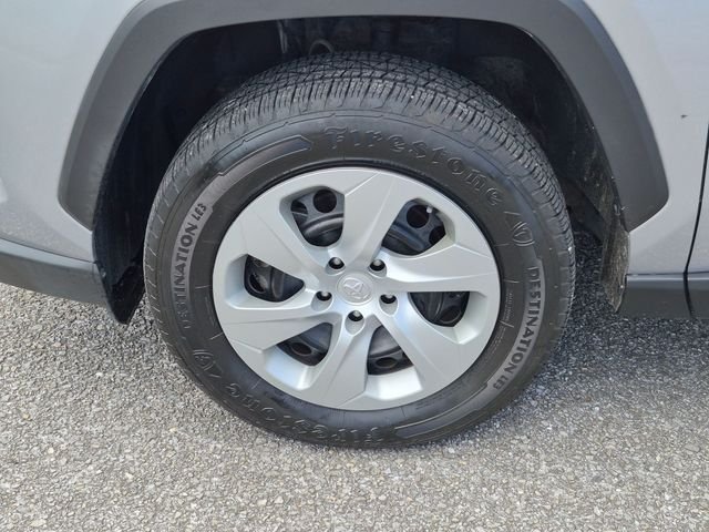 Used 2022 Silver Toyota LE image 11