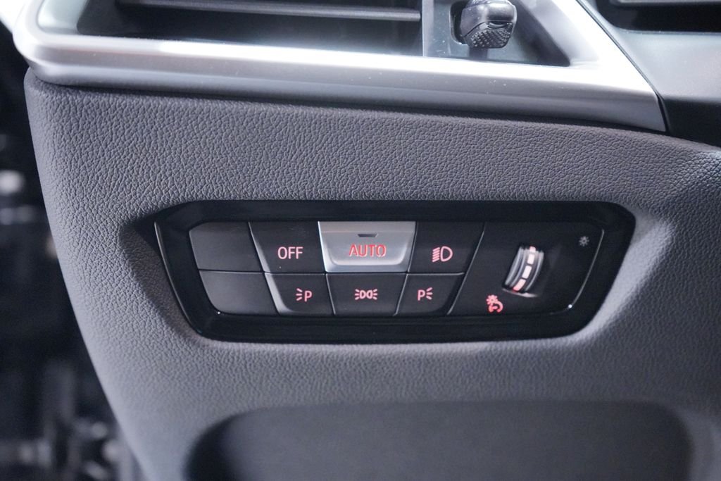 Used 2026 Black Sapphire Metallic BMW 330i image 20