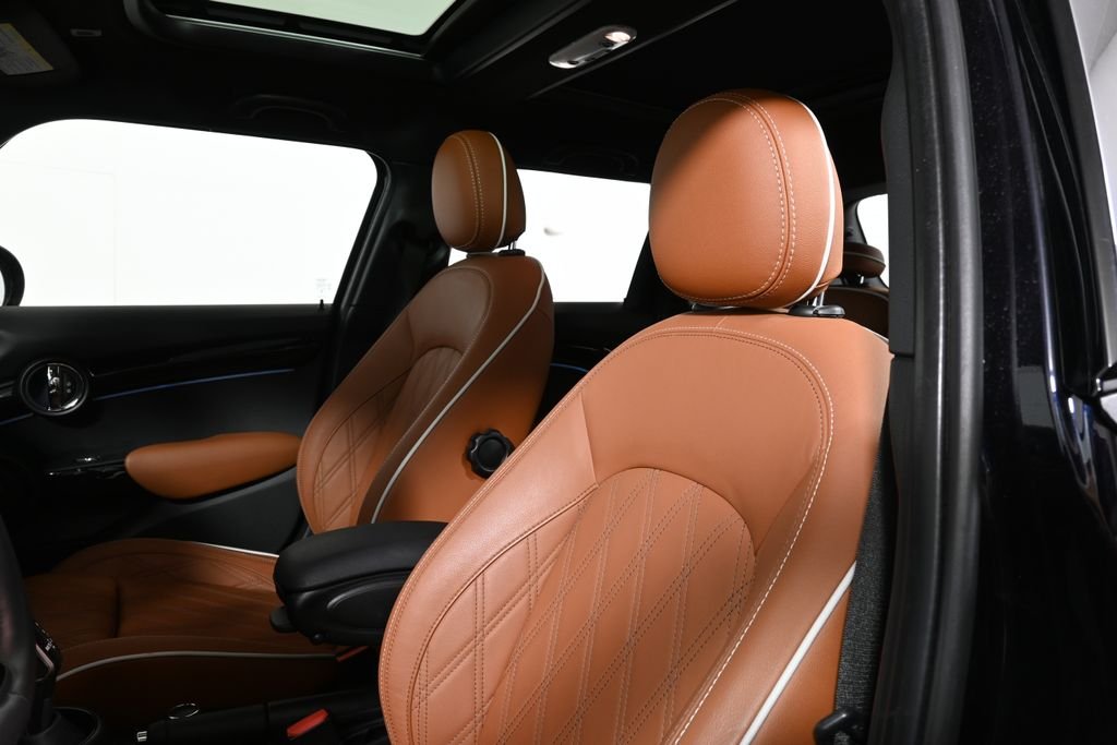 Certified Used 2024 Black MINI Iconic image 5