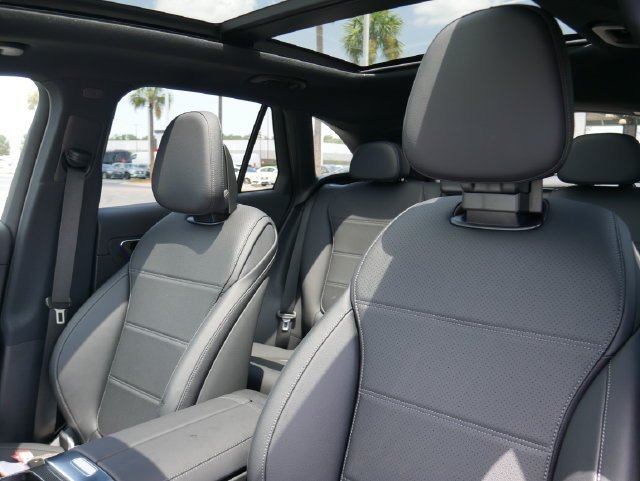 New 2026 Black Mercedes-Benz GLC 300 image 39
