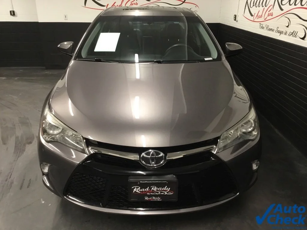 Used 2017 Gray Toyota SE image 4
