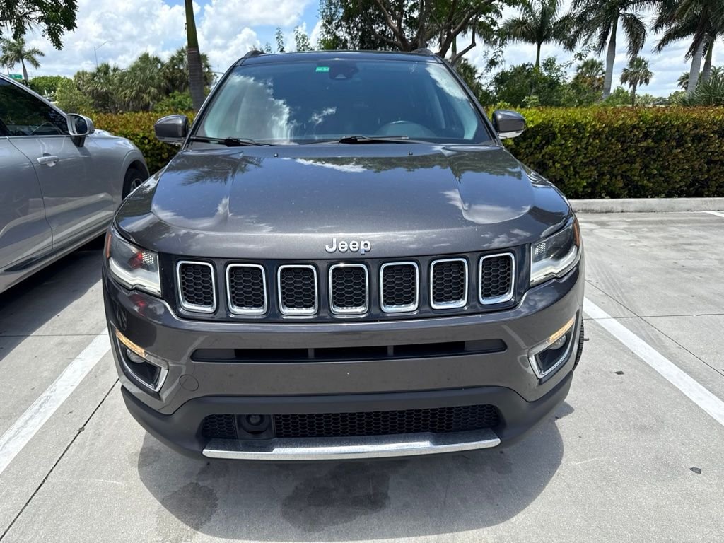Used 2017 Gray Jeep Limited image 2