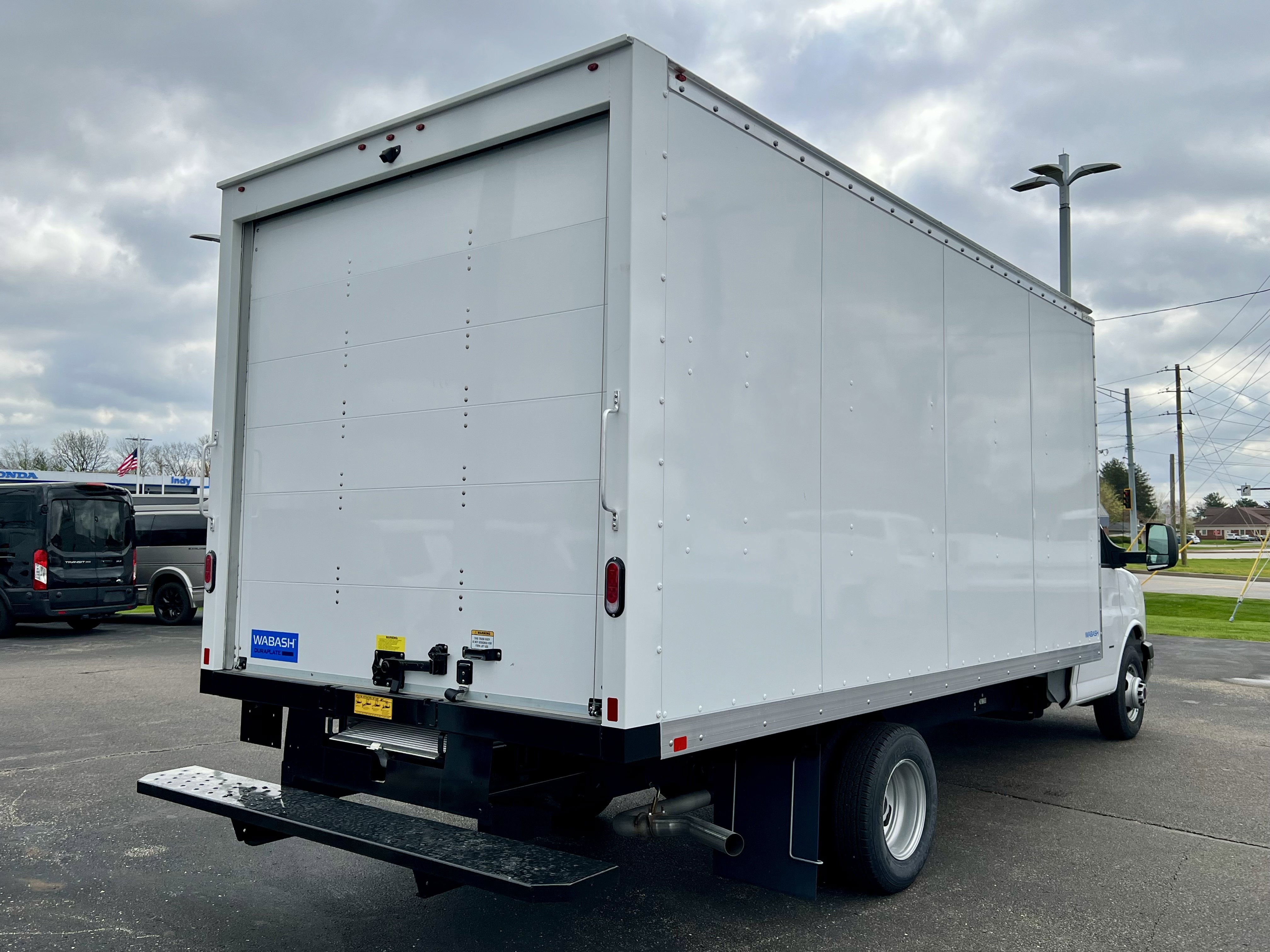 New 2025 Summit White GMC 1WT image 8