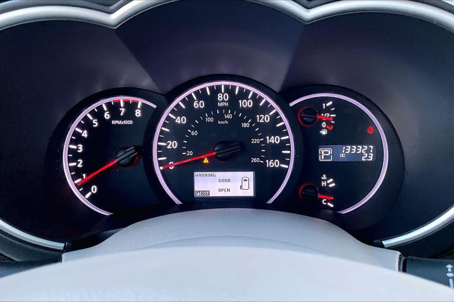 Used 2011 Platinum Graphite Nissan SL image 22