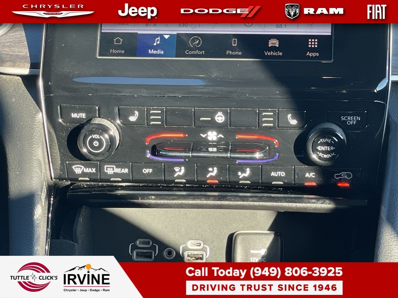 Used 2022 Diamond Black Crystal Pearlcoat Jeep Limited image 16