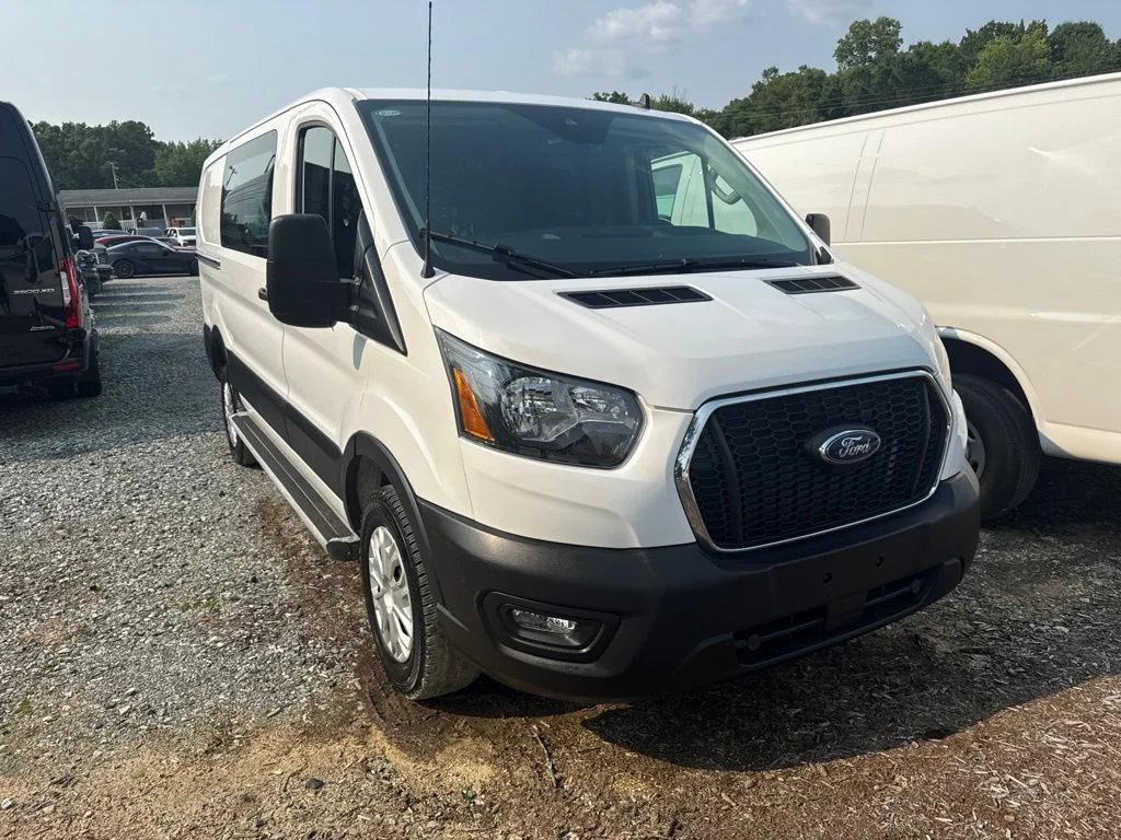 Used 2025 White Ford Base image 2