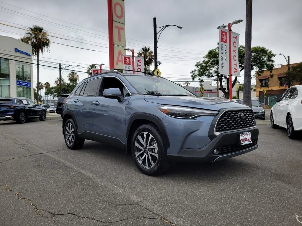 Pre-Owned 2024 Toyota Corolla Cross XLE 4D Sport Utility in