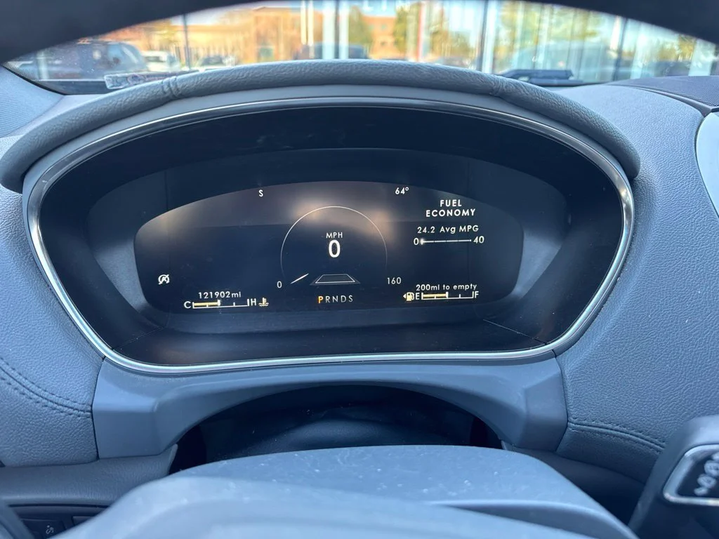 Used 2019 Gray Lincoln Reserve image 11