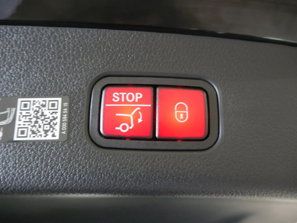 Used 2026 Black Mercedes-Benz GLC 300 image 19