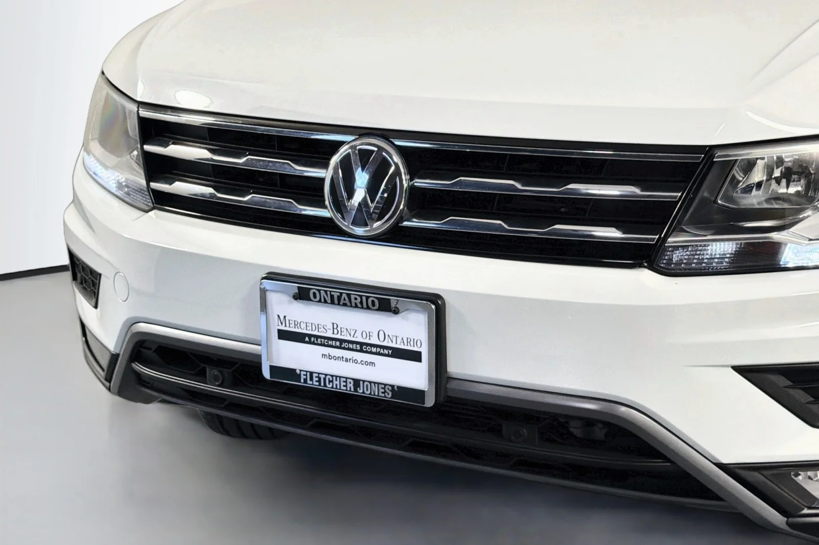 Used 2020 Pure White Volkswagen SEL image 14