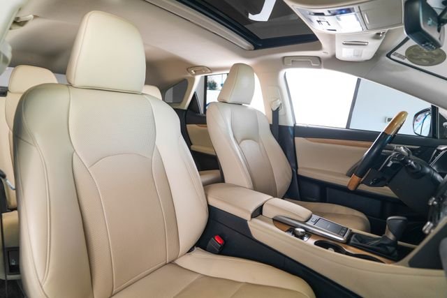 Used 2022 White Lexus 350L image 14