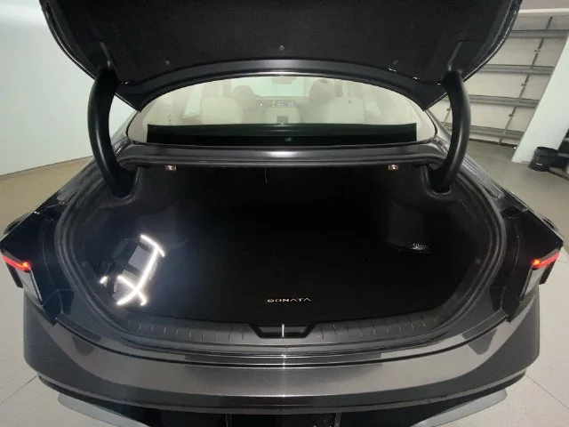 Used 2026 Gray Hyundai SEL Sport image 23