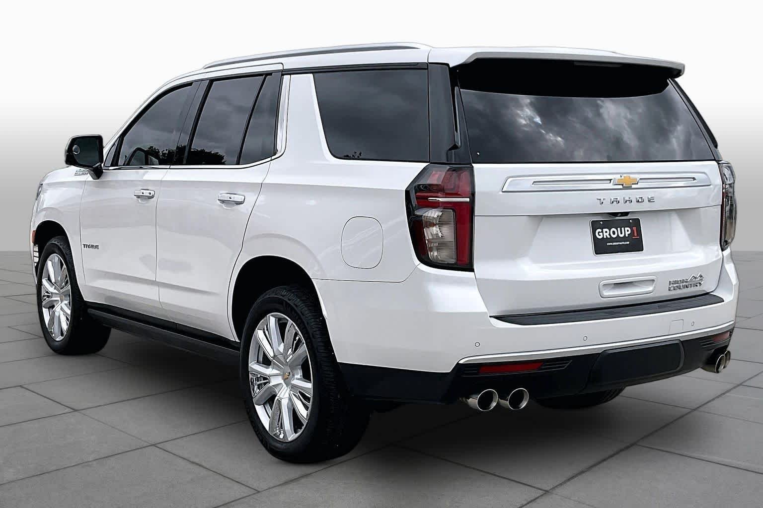 Used 2021 Iridescent Pearl Tricoat Chevrolet High Country image 12