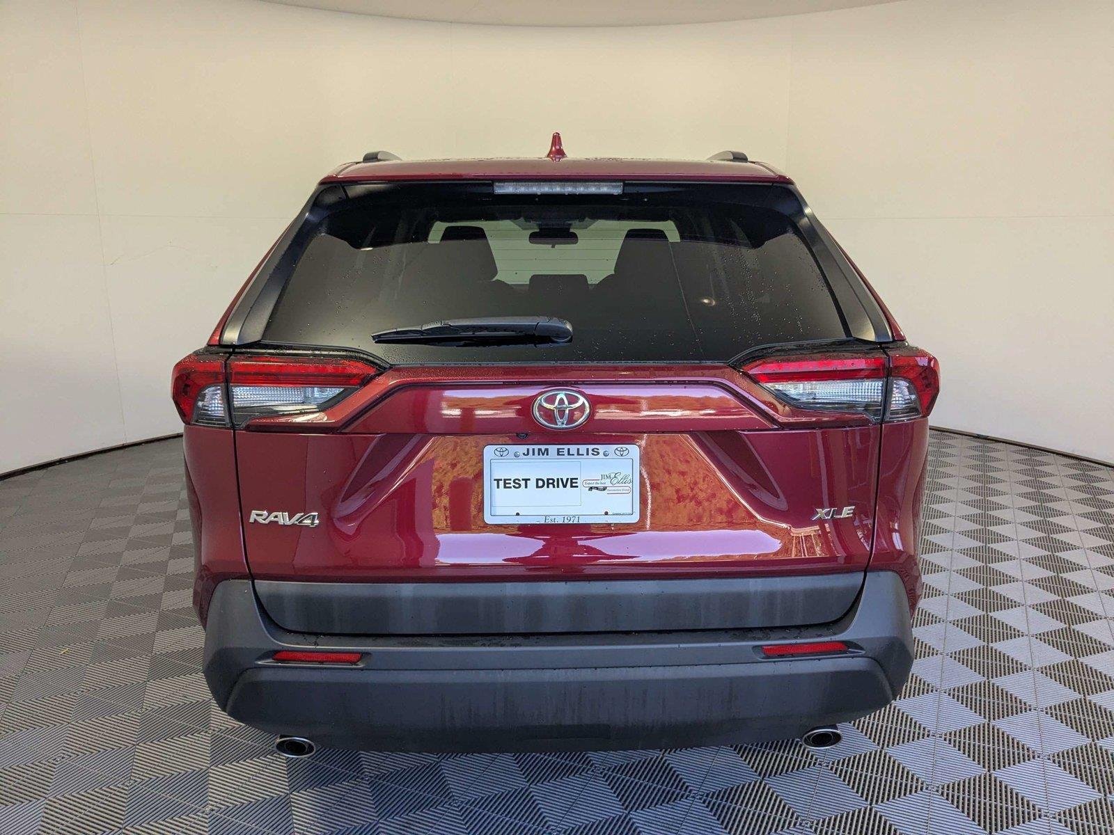 Used 2024 Ruby Flare Pearl Toyota XLE image 5
