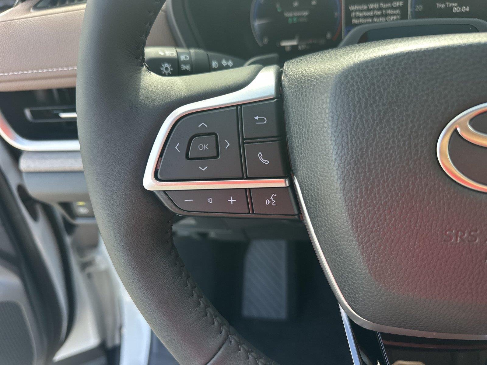 New 2026 Wind Chill Pearl <sup>1</sup> Toyota  Platinum image 11