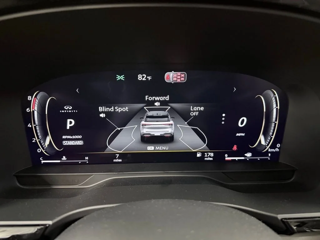 New 2027 RADIANT WHITE INFINITI Luxe FWD image 20