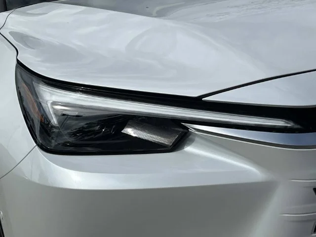 New 2026 Wind Chill Pearl Lexus PREMIUM AWD image 9