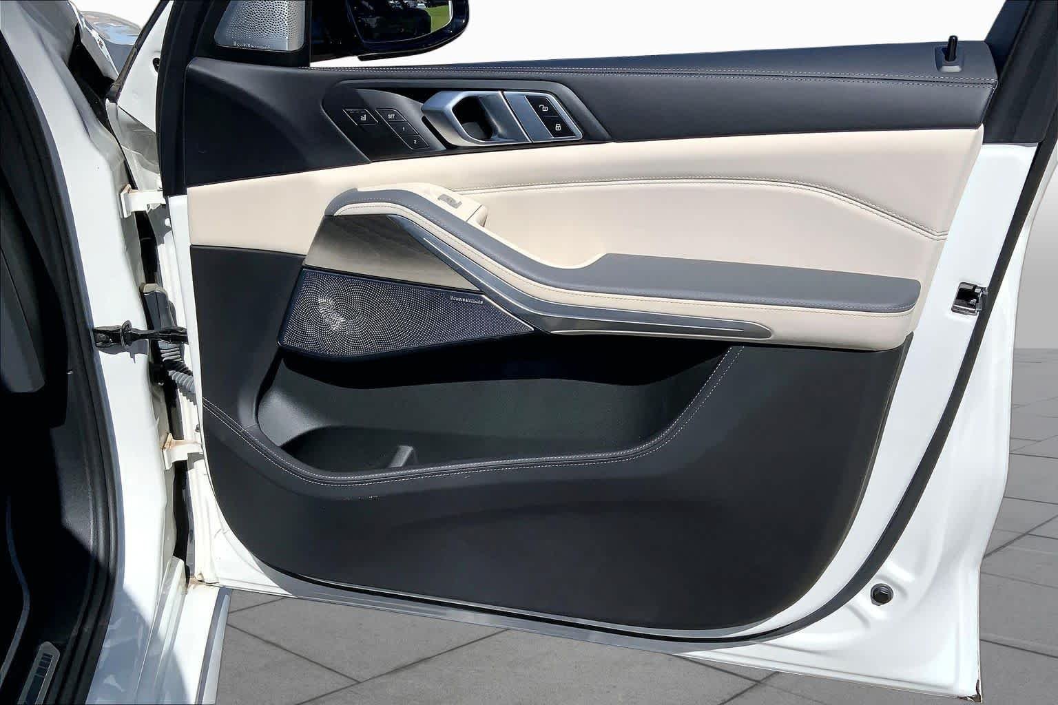 Used 2024 Mineral White Metallic BMW M60i image 21