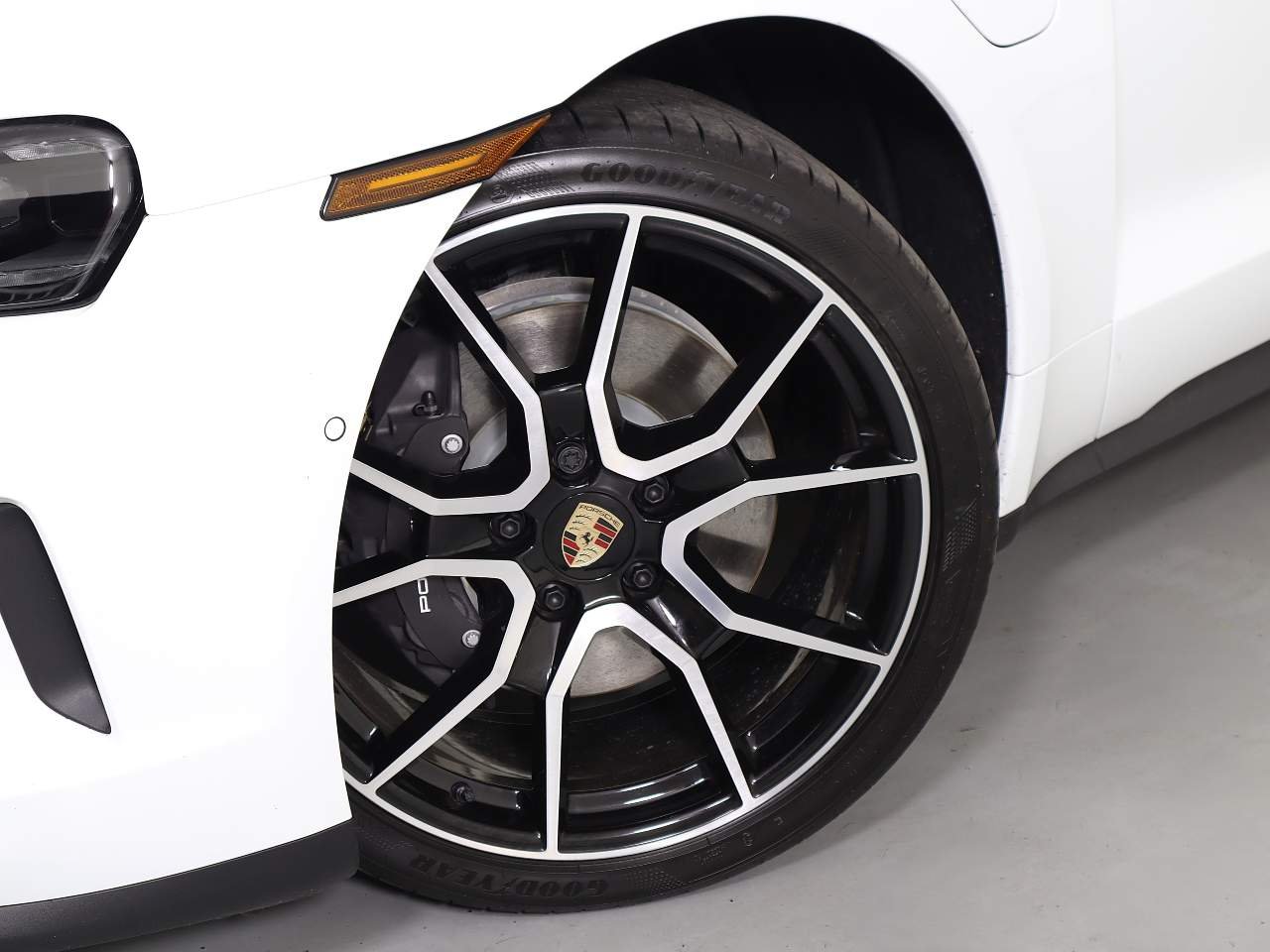 2025 Porsche Taycan Base - Photo 26