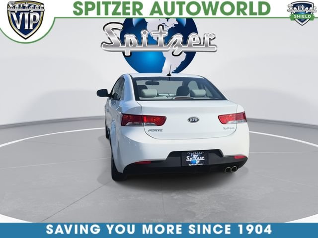 Used 2012 White Kia EX image 8