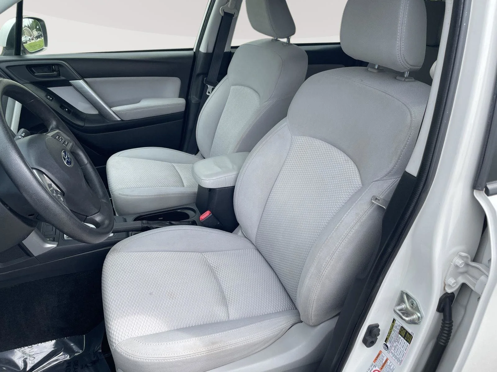 Used 2015 Satin White Pearl Subaru 2.5i Premium image 5