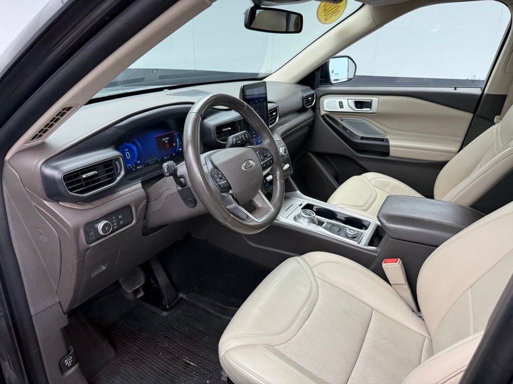 Used 2020 Gray Ford Platinum image 57