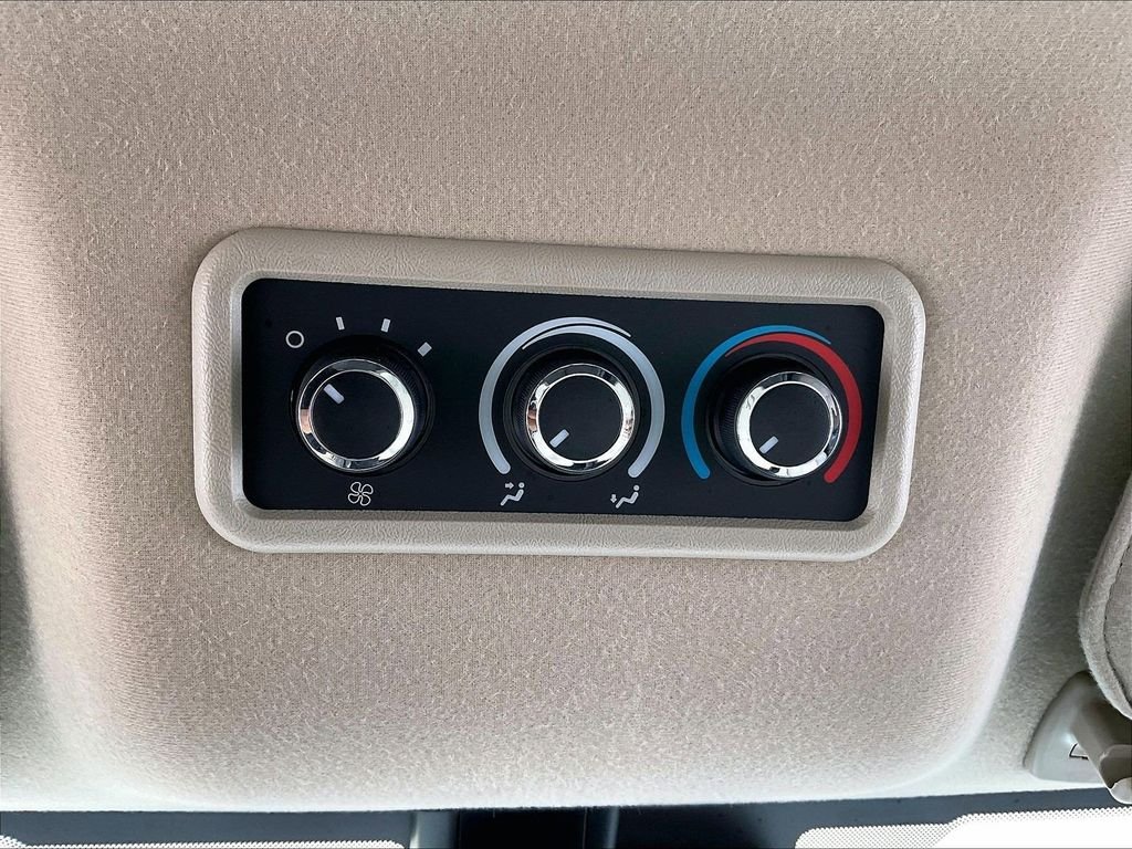 Used 2025 White Chevrolet LT image 26