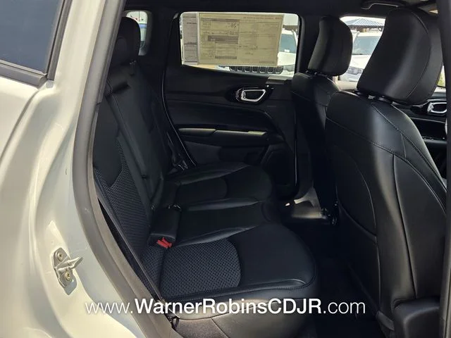 New 2026 Bright White Clearcoat Jeep Latitude image 15