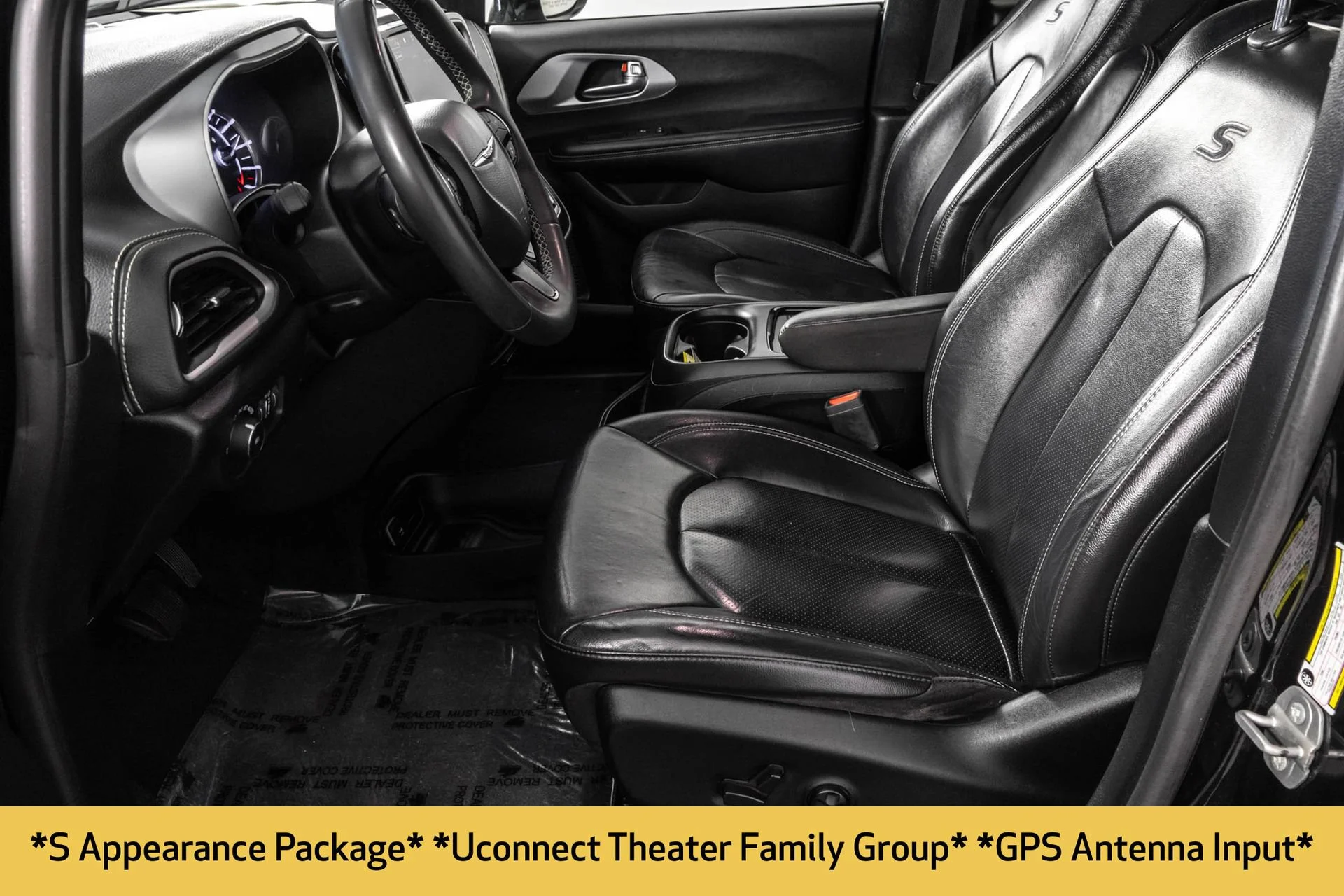 Used 2022 Black Chrysler Touring L image 7